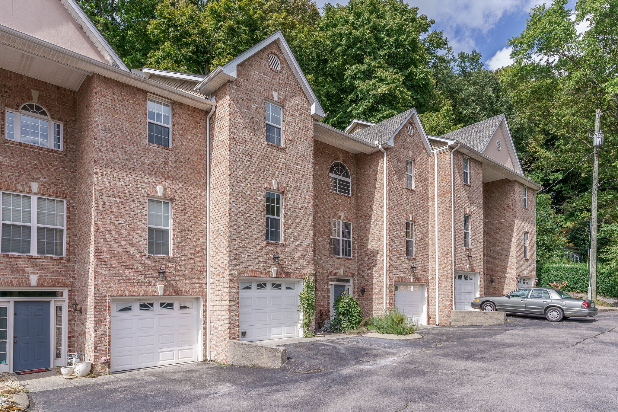 165 Hicks Road, Unit 9 Nashville, TN 37221 - Photo 3 of 39 Gallery Image 3