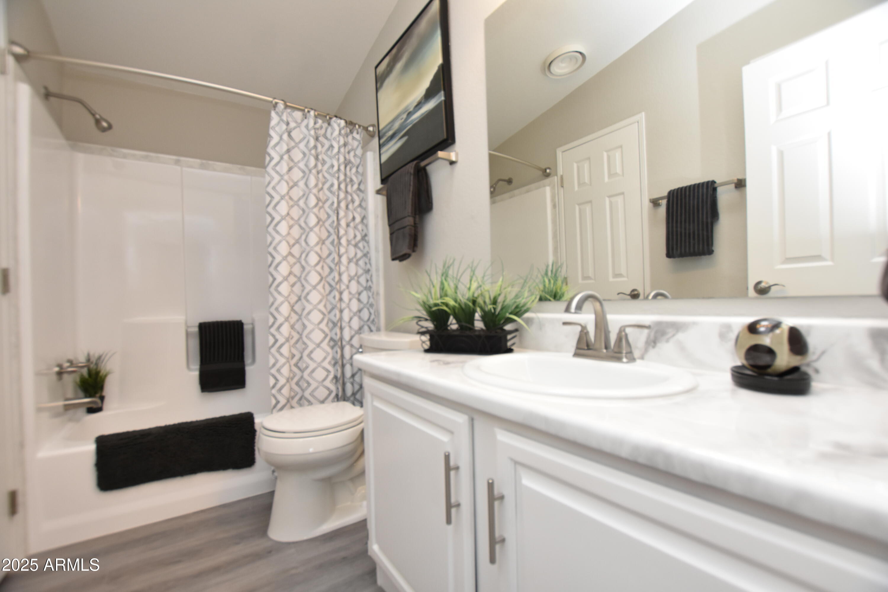 2015 North Delaware Drive Apache Junction, AZ 85120 - Photo 30 of 41 2nd bath_1085