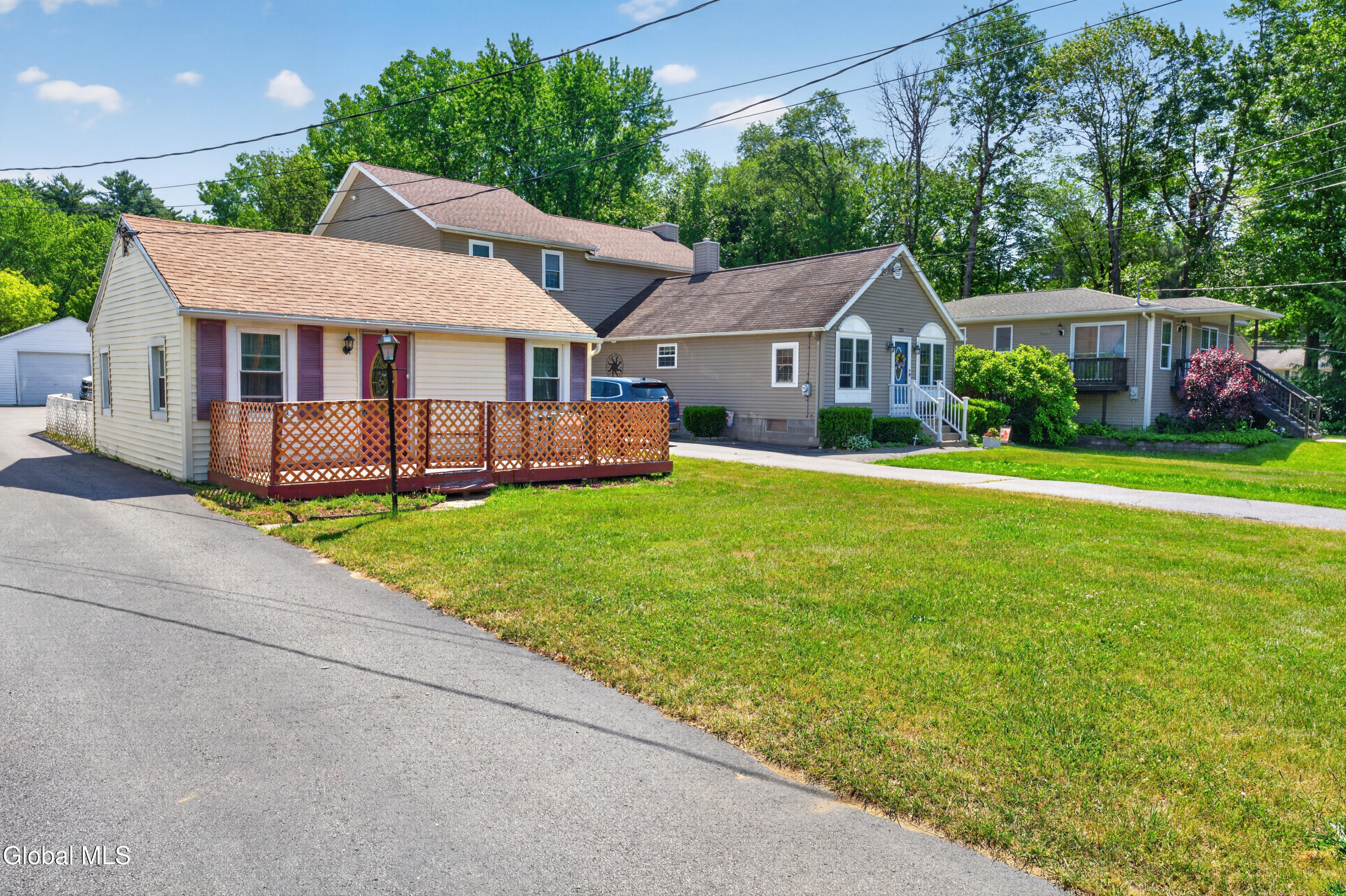223 Vly Road Colonie, NY 12309 - Photo 2 of 16 0 Front 3