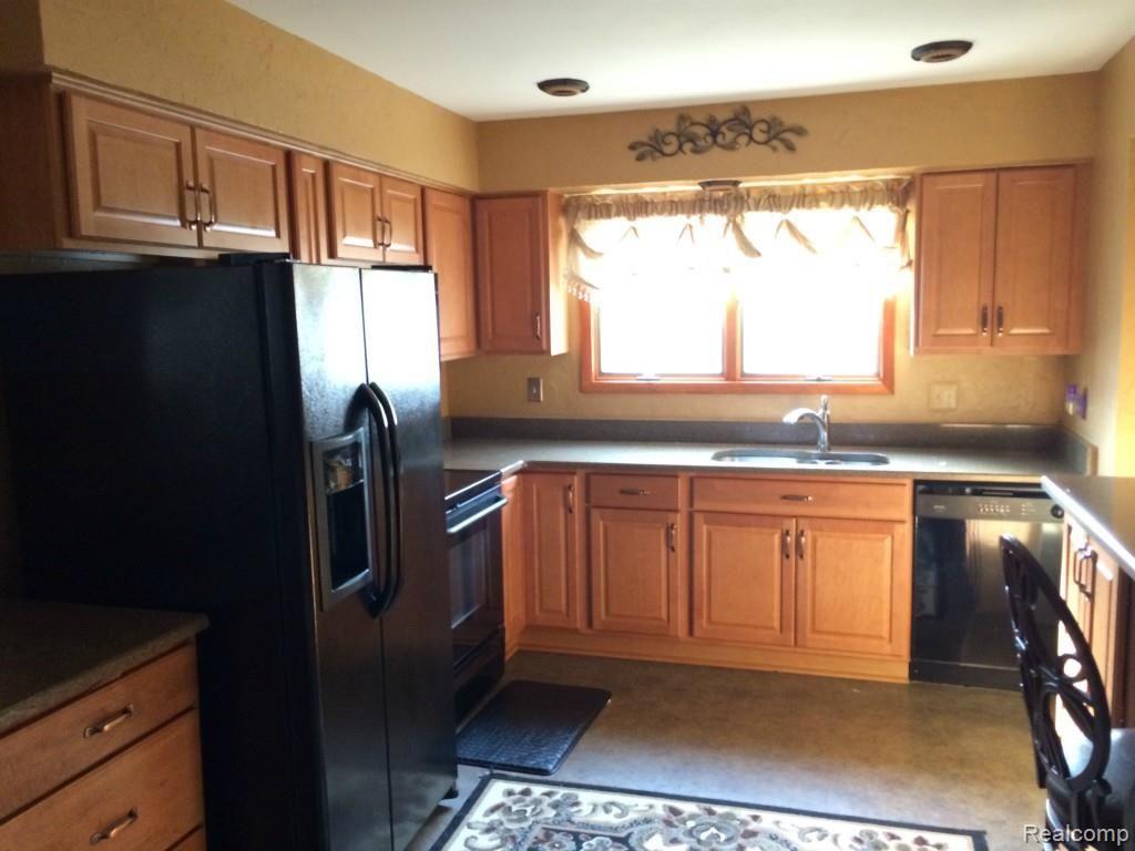 969 Cobblers Road Waterford, MI 48327 - Photo 11 of 23 011.jpg