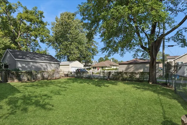 $2,300 | 540 East 4th Street, Lockport, IL 60441