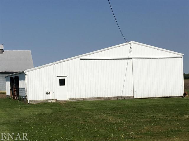 9873 Birkbeck Road Clinton, IL 61727 - Photo 8 of 8 a view of an outdoor space with a swimming pool