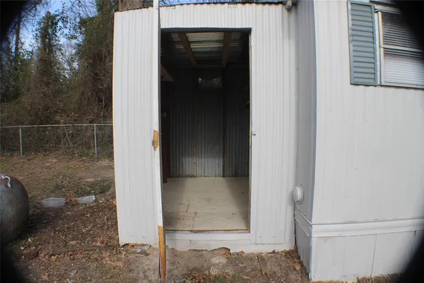 a view of walk in closet
