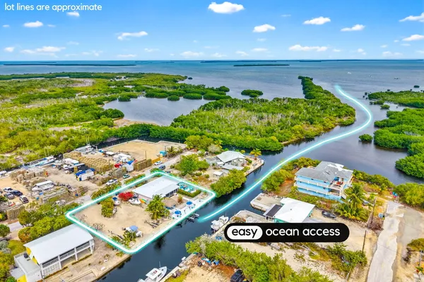 a view of an outdoor space