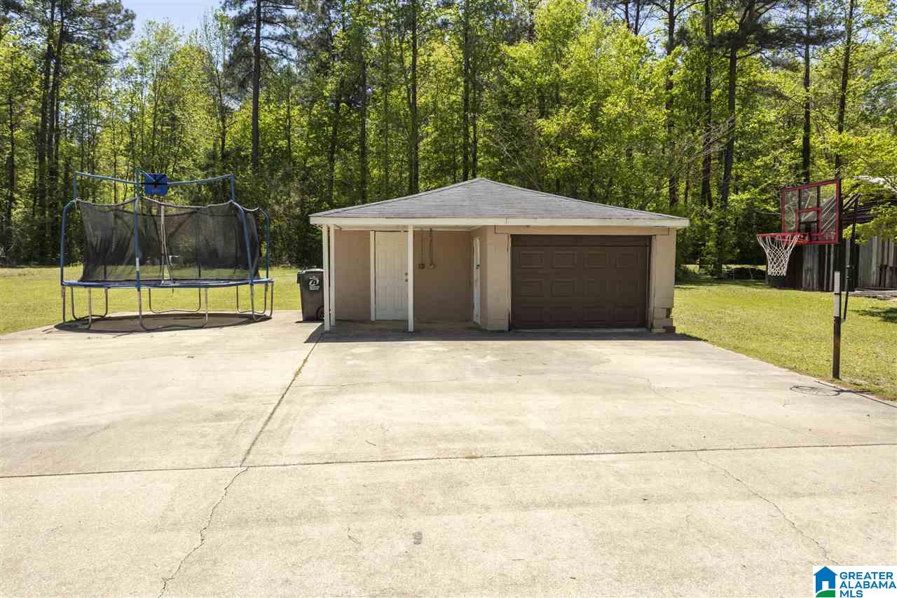 938 Pinewood Avenue Bessemer, AL 35023 - Photo 5 of 30