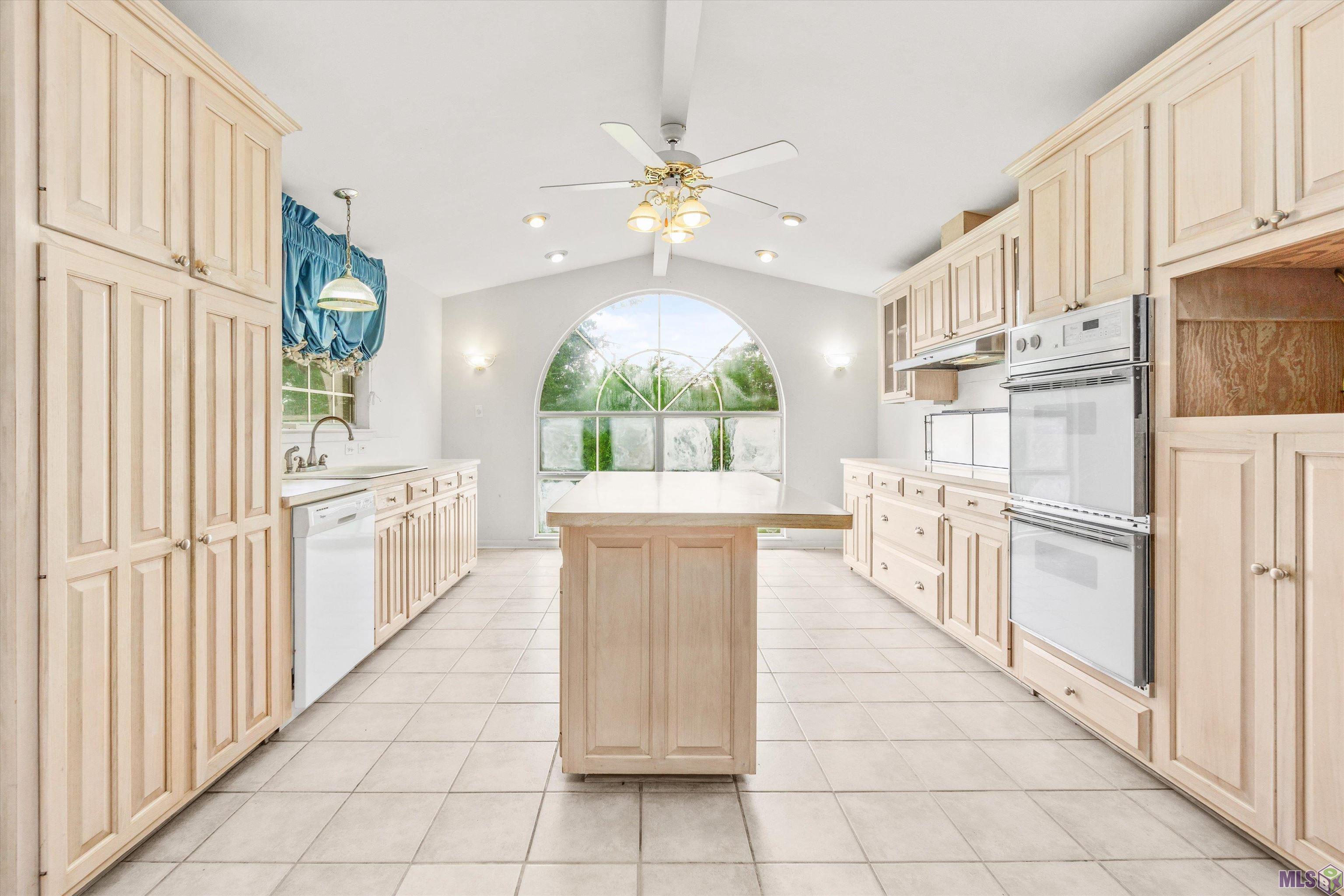 12026 Pecan Grove Court Baton Rouge, LA 70810 - Photo 7 of 20 Gallery Image 7