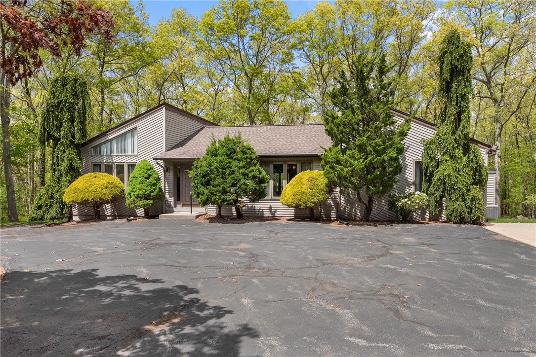 44 Whipple Road Smithfield, RI 02917 - Photo 4 of 50