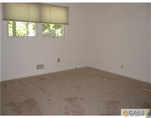 18 Timber Road Edison, NJ 08820 - Photo 12 of 13