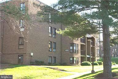 11228 Chestnut Grove Square, Unit 231 Reston, VA 20190 - Photo 1 of 16 Gallery Image 1