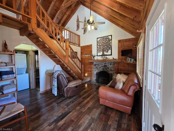 $500,000 | 328 Apple Hill Drive, Moravian Falls, NC 28654