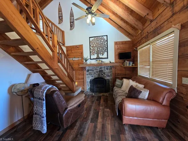 $500,000 | 328 Apple Hill Drive, Moravian Falls, NC 28654