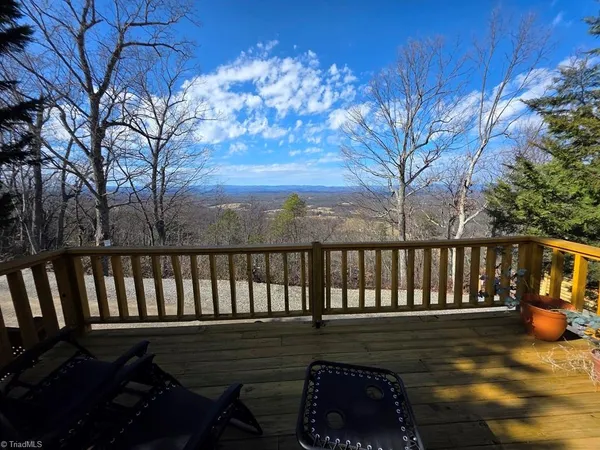 $500,000 | 328 Apple Hill Drive, Moravian Falls, NC 28654