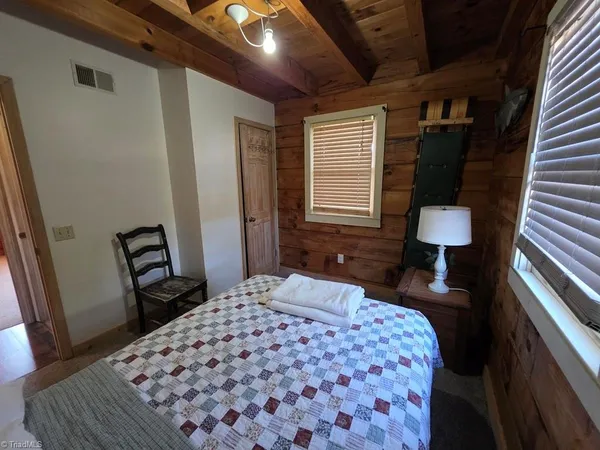 $500,000 | 328 Apple Hill Drive, Moravian Falls, NC 28654