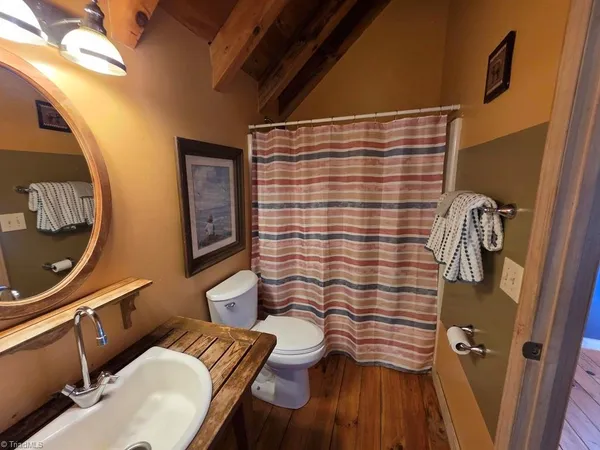 $500,000 | 328 Apple Hill Drive, Moravian Falls, NC 28654