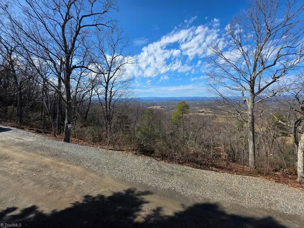 $500,000 | 328 Apple Hill Drive, Moravian Falls, NC 28654