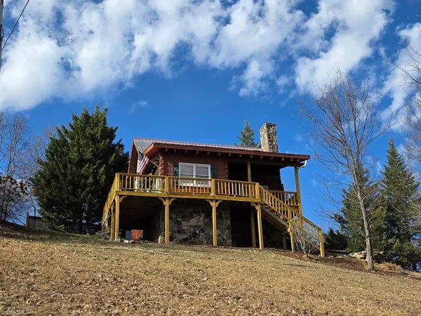 $500,000 | 328 Apple Hill Drive, Moravian Falls, NC 28654