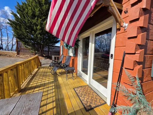 $500,000 | 328 Apple Hill Drive, Moravian Falls, NC 28654