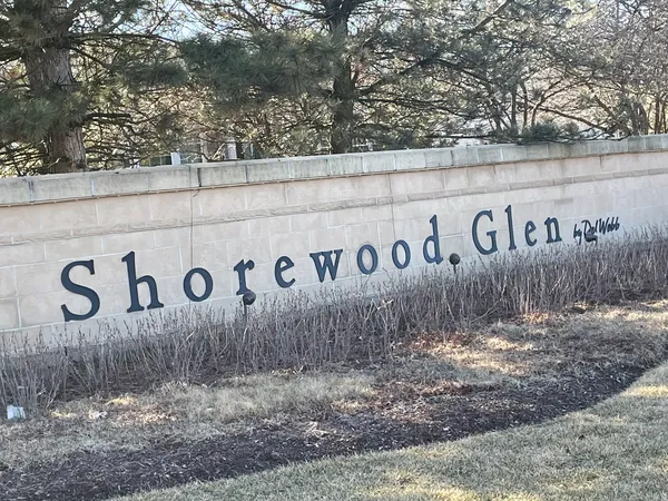 $285,000 | 1702 Countryside Drive, Shorewood, IL 60404