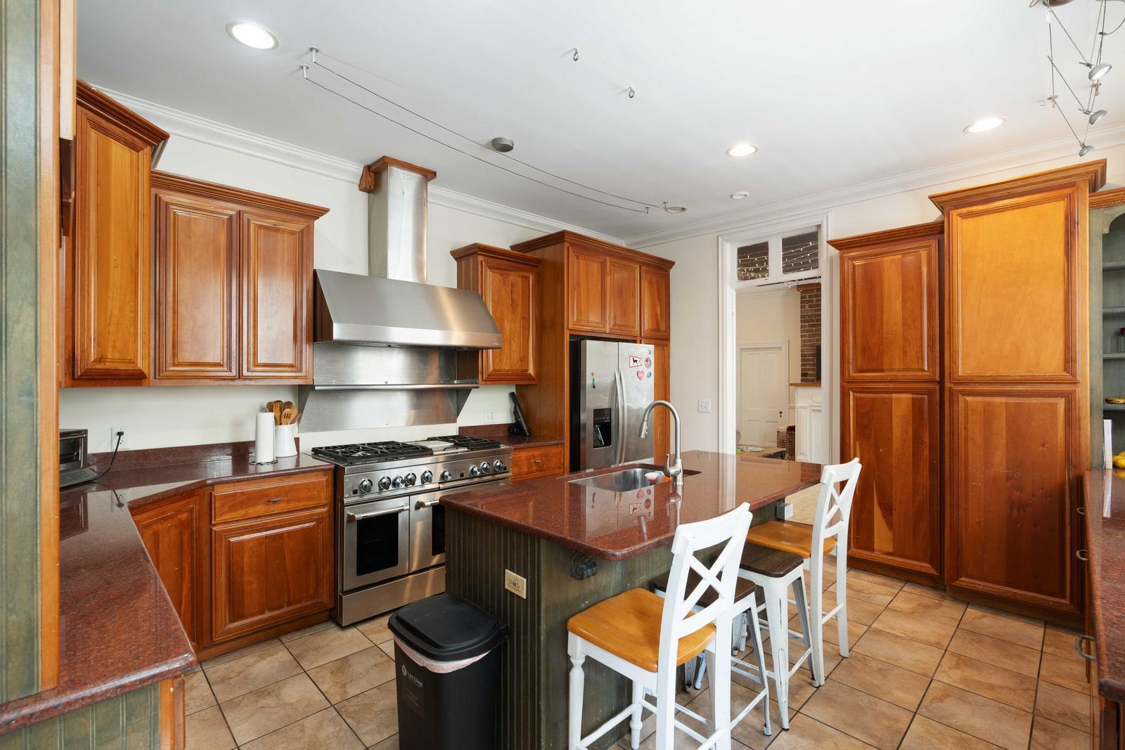 77 Pitt Street Charleston, SC 29403 - Photo 15 of 52 35