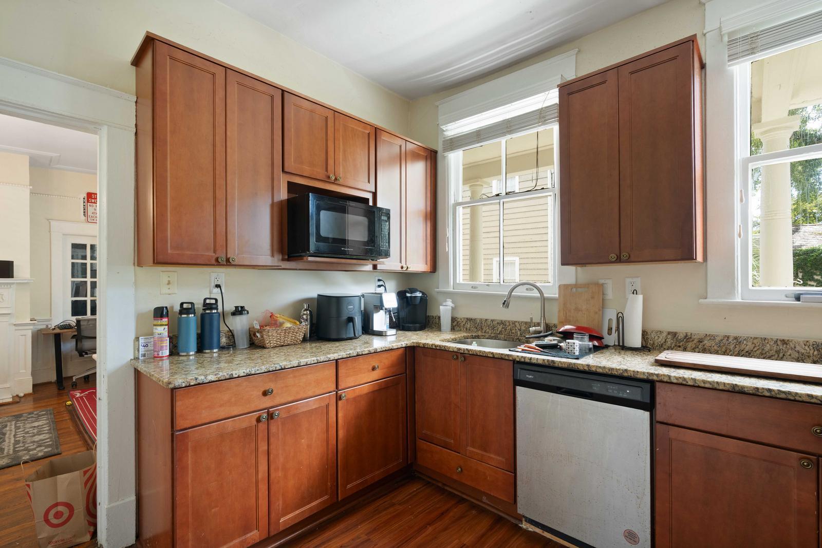 77 Pitt Street Charleston, SC 29403 - Photo 34 of 52 14