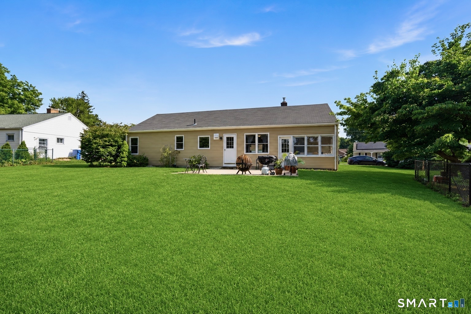 82 Weaver Road Manchester, CT 06042 - Photo 32 of 32 Gallery Image 32