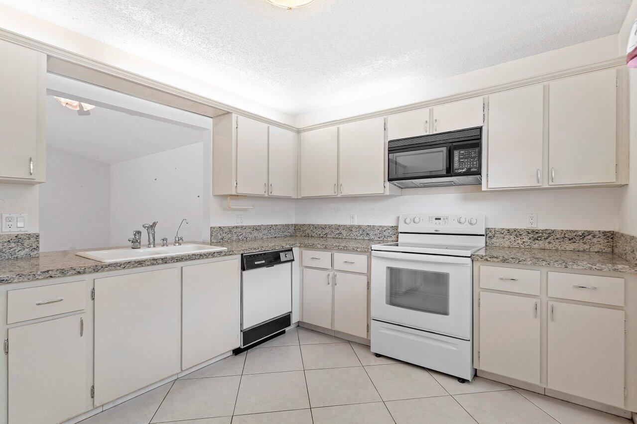 23315 Southwest 54th Way, Unit B Boca Raton, FL 33433 - Photo 11 of 24 011