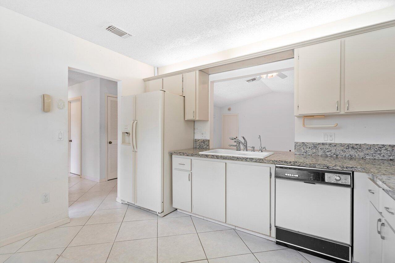 23315 Southwest 54th Way, Unit B Boca Raton, FL 33433 - Photo 12 of 24 012