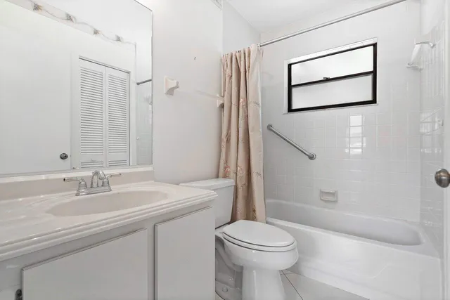 $2,400 | 23315 Southwest 54th Way, Unit B, Boca Raton, FL 33433