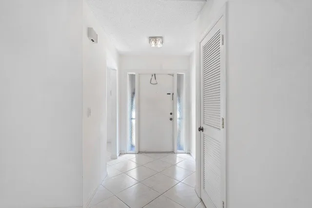 $2,400 | 23315 Southwest 54th Way, Unit B, Boca Raton, FL 33433