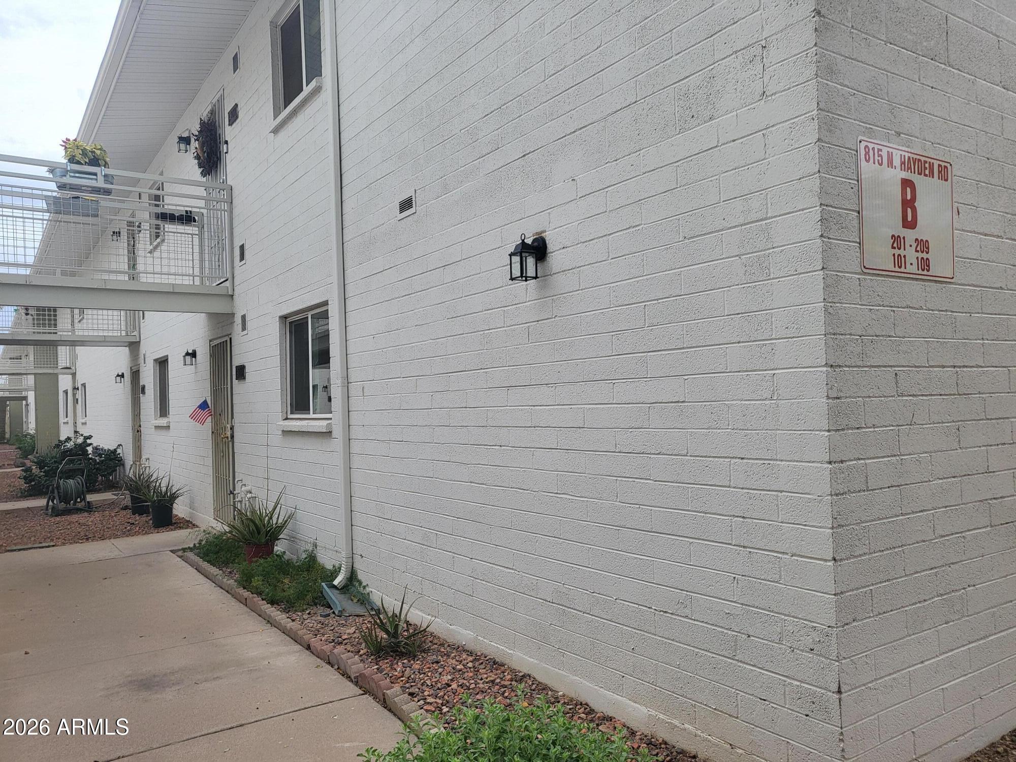 815 North Hayden Road, Unit B109 Scottsdale, AZ 85257 - Photo 19 of 25 a bathroom with a shower