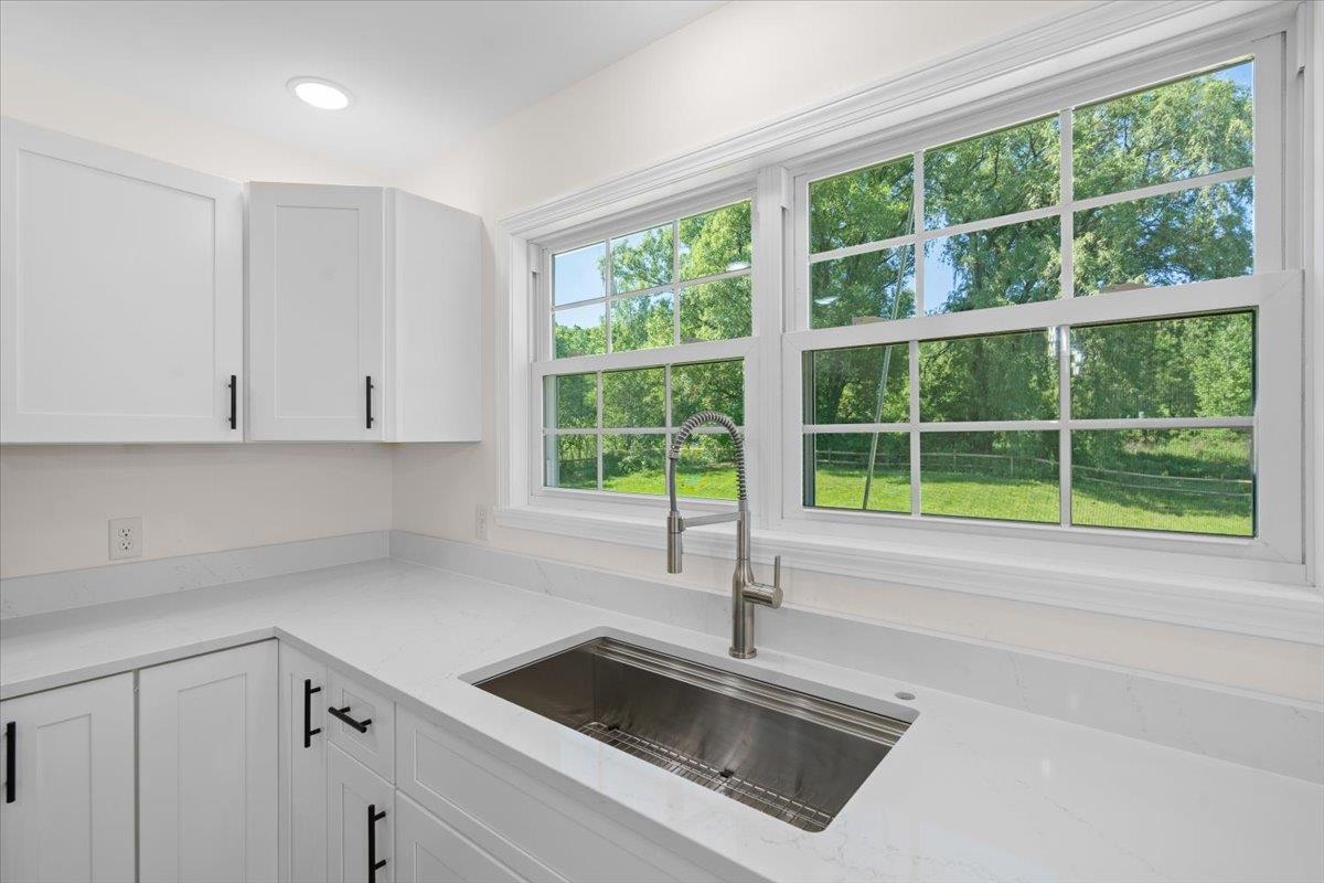 114 Cobble Hill Road Milton, VT 05468 - Photo 10 of 39