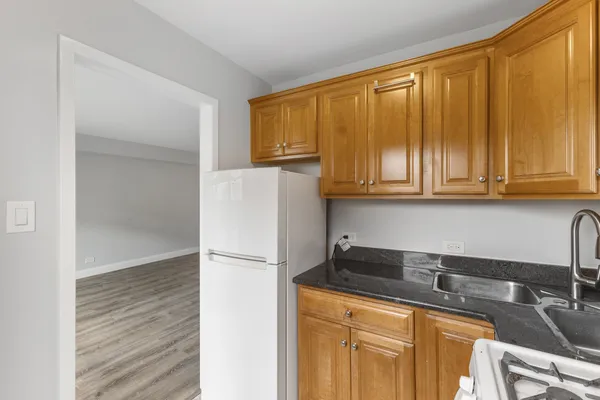 $1,546 | 5858 North Sheridan Road, Unit 806, Chicago, IL 60660