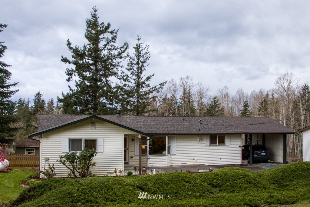 6113 Mission Road Bellingham, WA 98226 - Photo 1 of 20