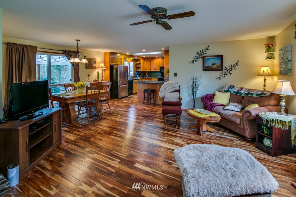 6113 Mission Road Bellingham, WA 98226 - Photo 2 of 20