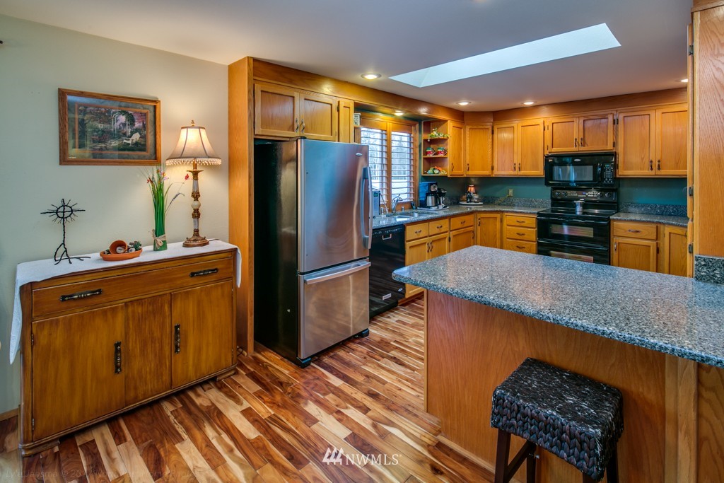 6113 Mission Road Bellingham, WA 98226 - Photo 6 of 20