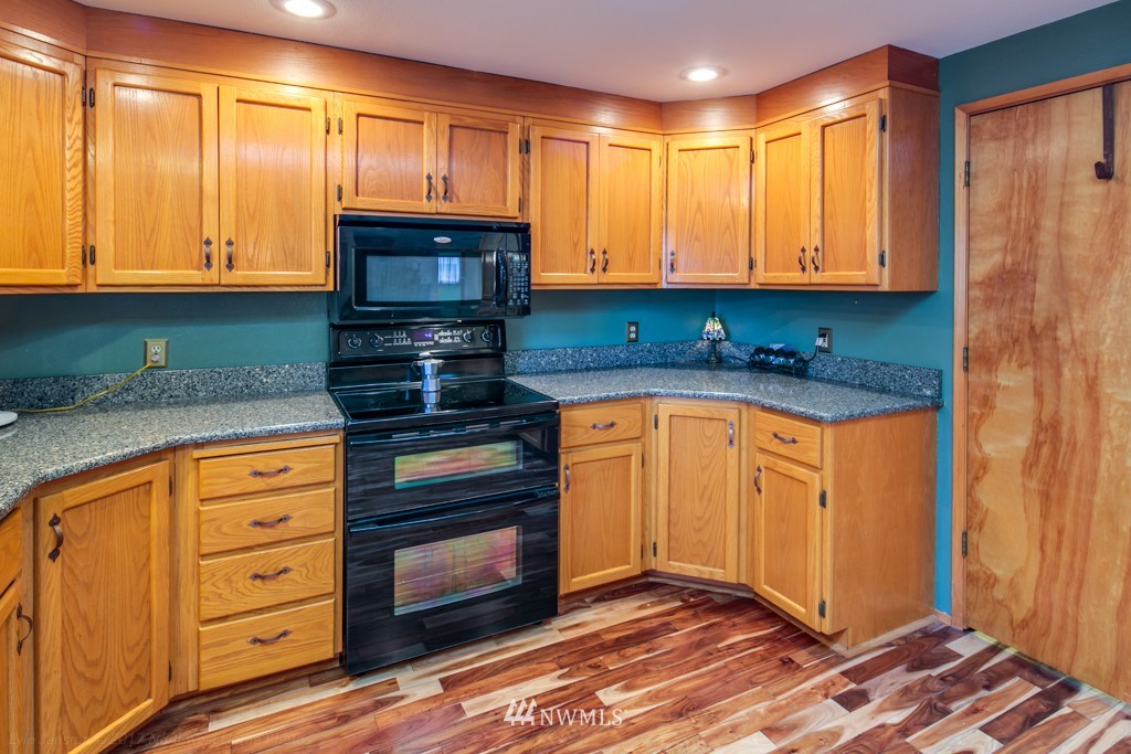 6113 Mission Road Bellingham, WA 98226 - Photo 7 of 20