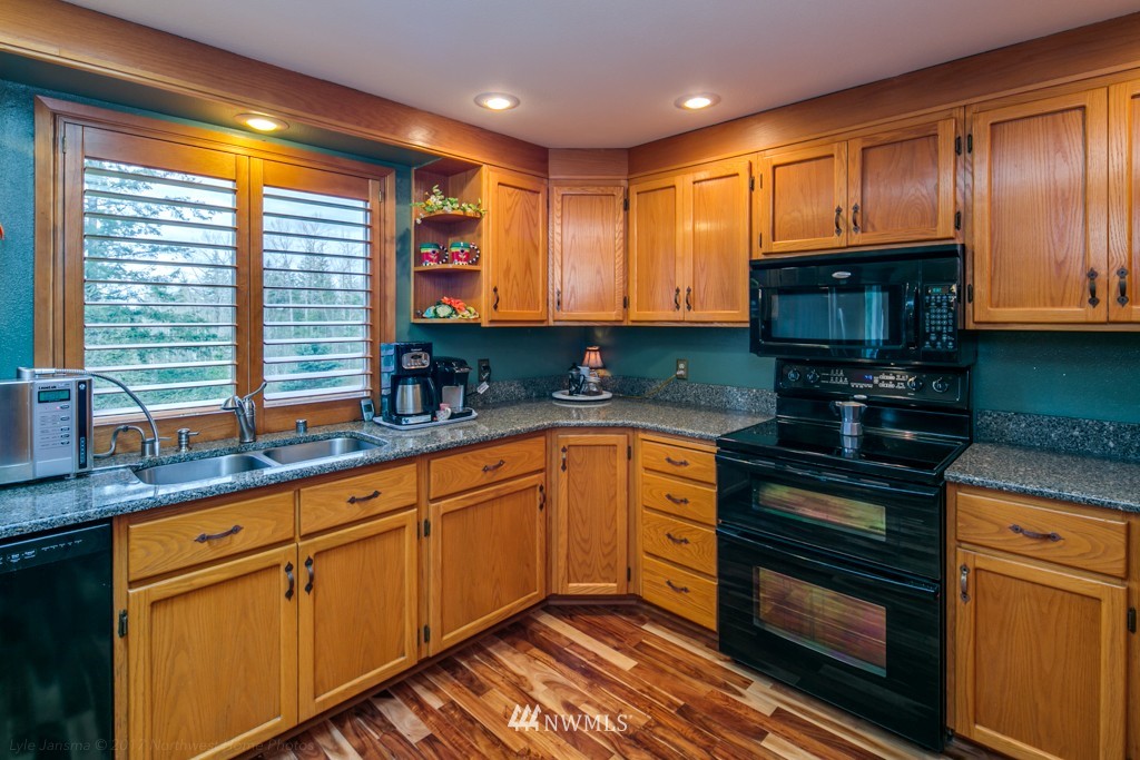 6113 Mission Road Bellingham, WA 98226 - Photo 9 of 20
