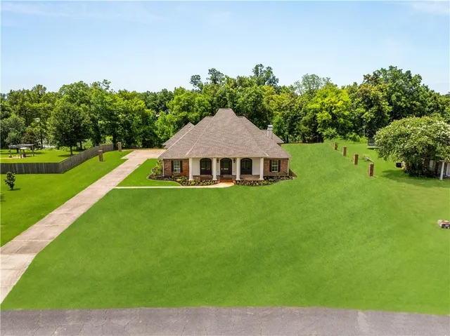 $469,900 | 146 Pecan Row Lane, Alexandria, LA 71303