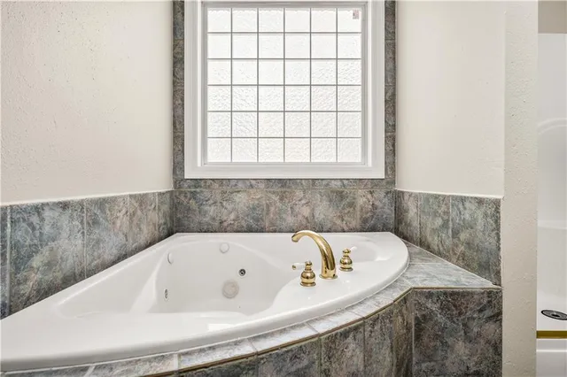 $469,900 | 146 Pecan Row Lane, Alexandria, LA 71303