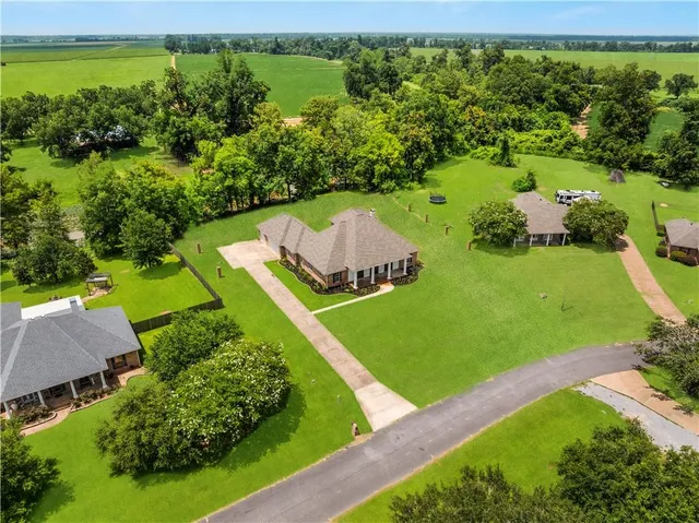 $469,900 | 146 Pecan Row Lane, Alexandria, LA 71303