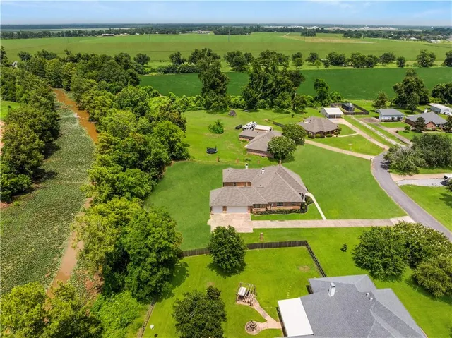 $469,900 | 146 Pecan Row Lane, Alexandria, LA 71303