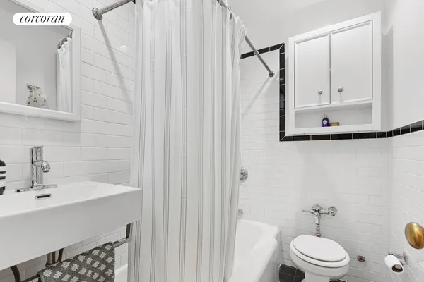 $575,000 | 552 Riverside Drive, Unit 1A | Morningside Heights