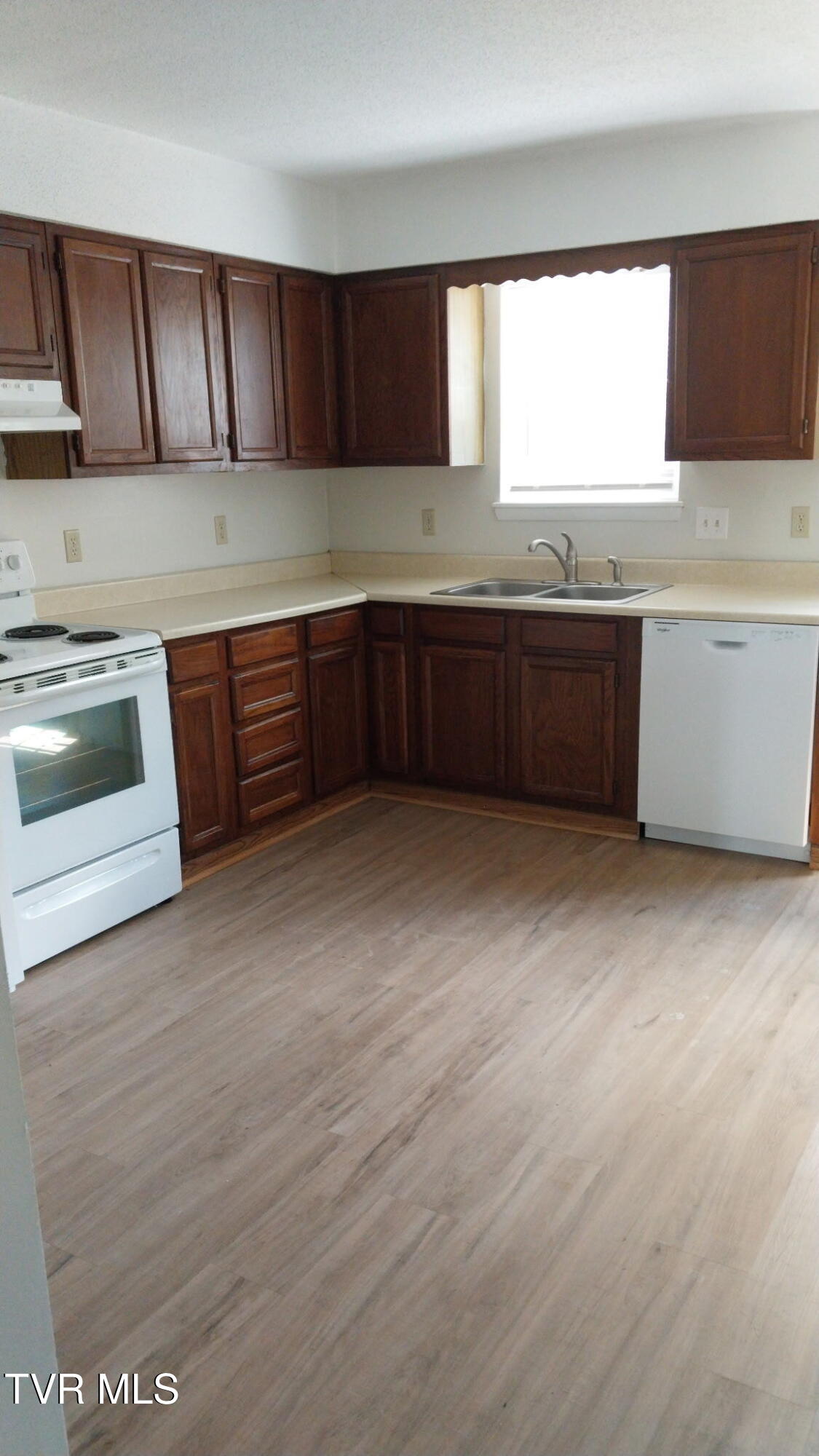 1830 East Main Street, Unit A1 Erwin, TN 37650 - Photo 6 of 18 1000016223 (1)