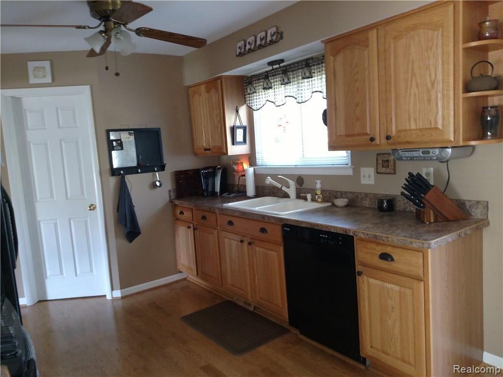 358 Arlington Drive Rochester Hills, MI 48307 - Photo 5 of 20