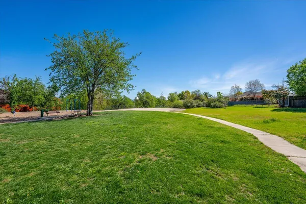 $355,000 | 2907 Pawnee Court, Redding, CA 96001