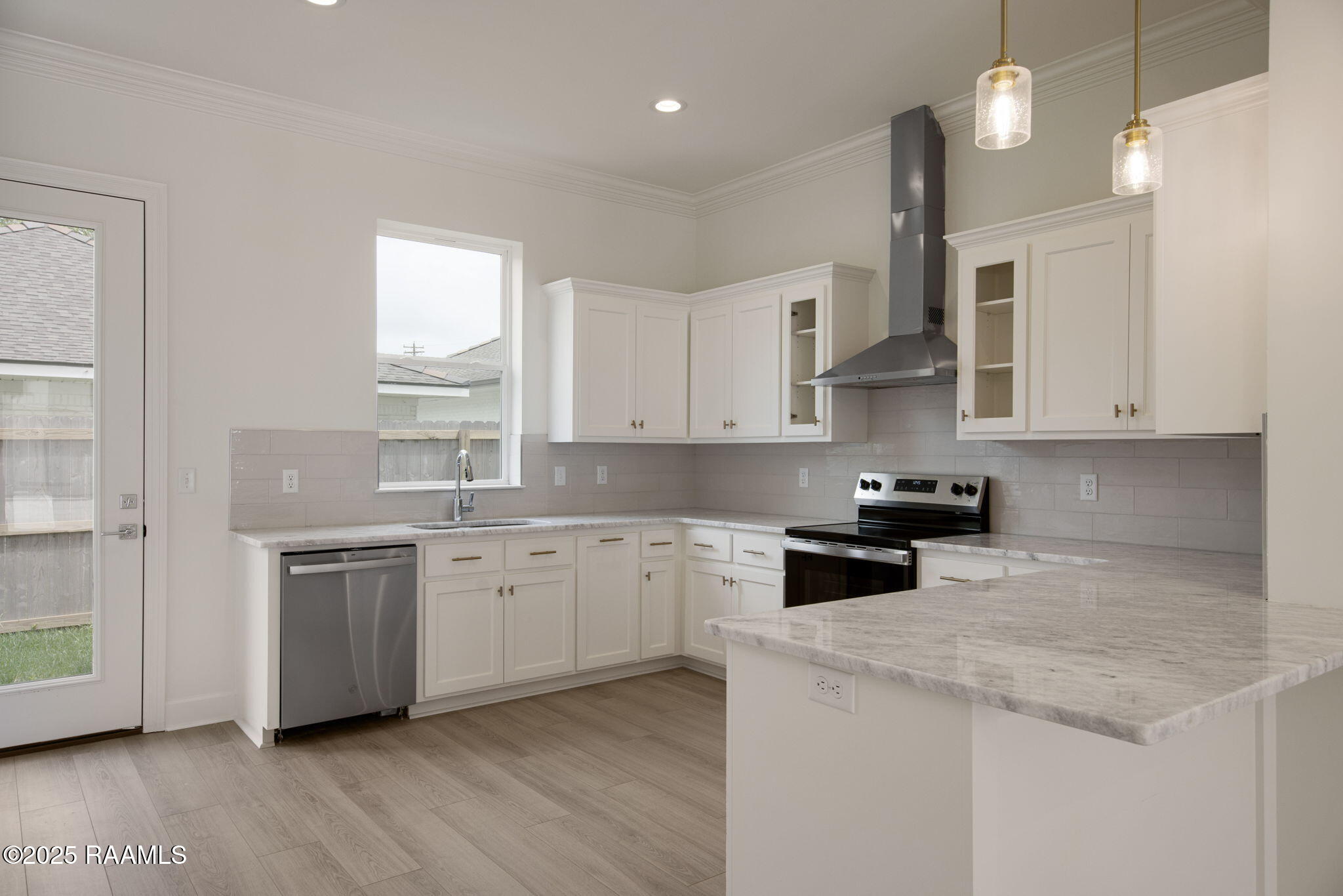 1510 Kaliste Saloom Road, Unit 203 Lafayette, LA 70508 - Photo 12 of 23 18-web-or-mls-1510 Kaliste Saloom Rd-18