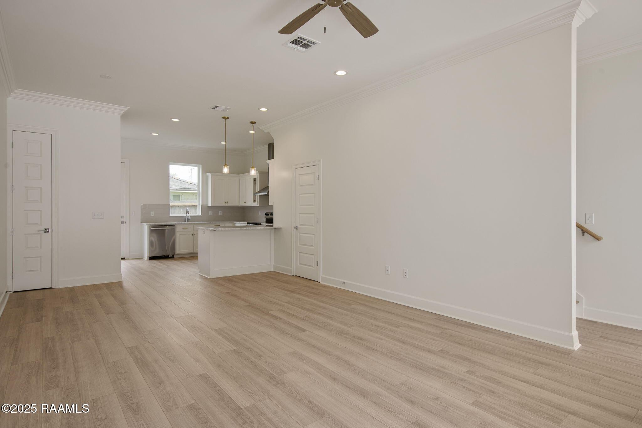 1510 Kaliste Saloom Road, Unit 203 Lafayette, LA 70508 - Photo 6 of 23 16-web-or-mls-1510 Kaliste Saloom Rd-16