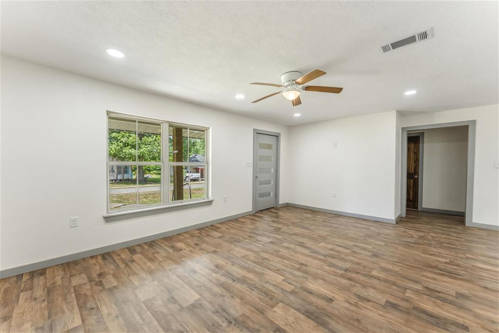 115 Gill Street Dequincy, LA 70633 - Photo 6 of 24