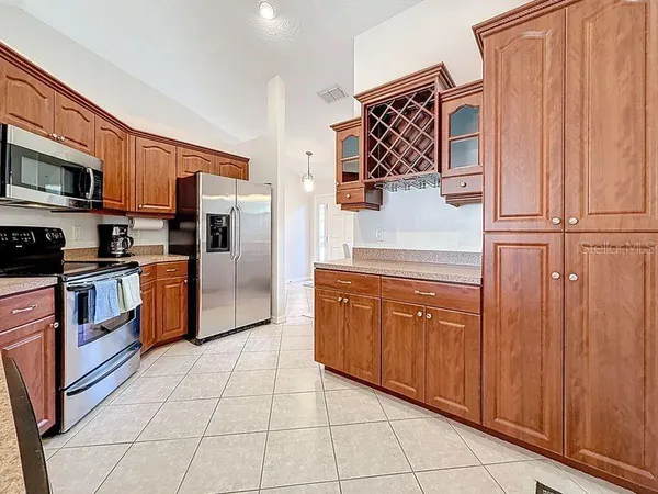 $3,000 | 2402 Dryer Avenue, Largo, FL 33770