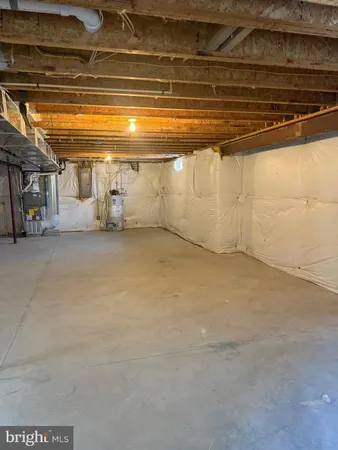 a view of a garage